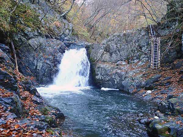 外山の秋　月影の滝と天影の滝