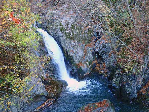 外山の秋　月影の滝と天影の滝