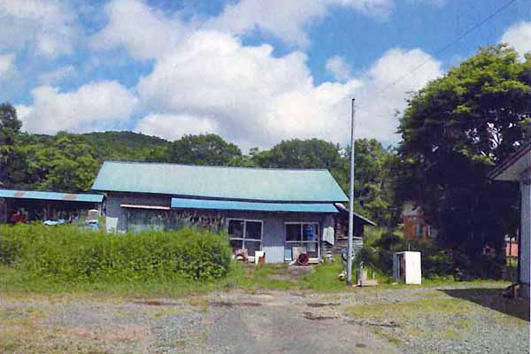 御料牧場事務所の白亜の洋館が建っていた場所