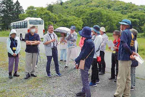 ガイドツアーガイドの中村氏（私）による解説